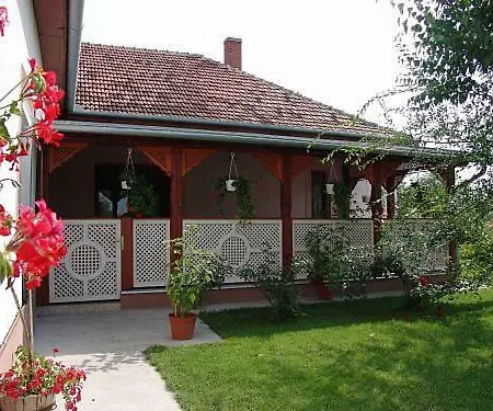 Country Apartman *